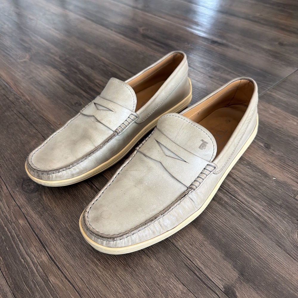Tod’s Light Gray Leather Penny Loafers, Made in Italy
